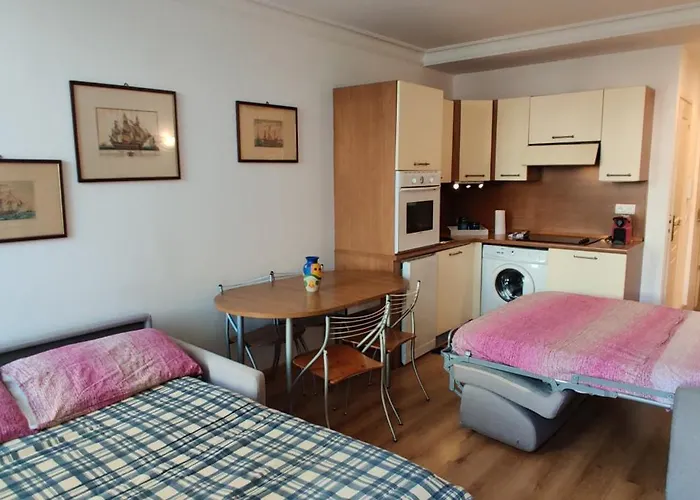 Central Close To Beaches And Shops, Up Till 6 Pers